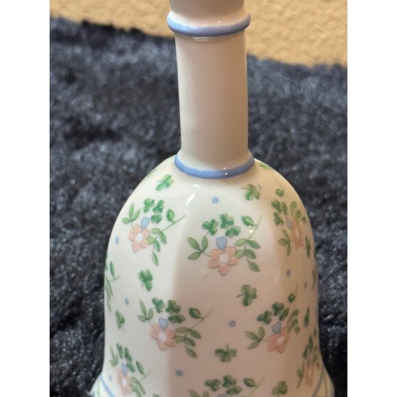 Vintage Laura Royal Tara Bone China Floral Bell From Ireland - Picture 4 of 8